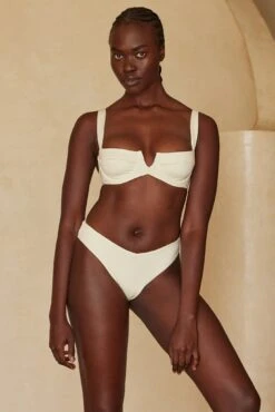 Clovelly Top - Ivory -Sunny Tide Shop 1 c6779e7c ae2a 4184 8011 9b1a48cd3661