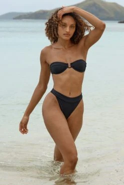 Cala Conta Top - Black 9 Cala Conta Top - Black -Sunny Tide Shop Cala Conta Top Black 2