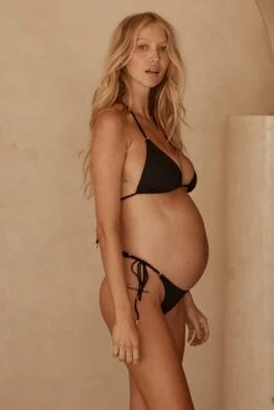 Hanalei Top - Black 17 Hanalei Top - Black -Sunny Tide Shop Hanalei Set 2 cc1a0051 8a4e 42e2 a680 c597c32f2360