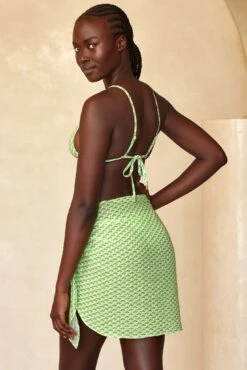 South Beach Sarong - Cypress Geo Crinkle Linen 8 South Beach Sarong - Cypress Geo Crinkle Linen -Sunny Tide Shop KAUCYPG